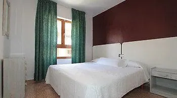 Hostal Ripoll Ibiza 0*, איביזה העיר
