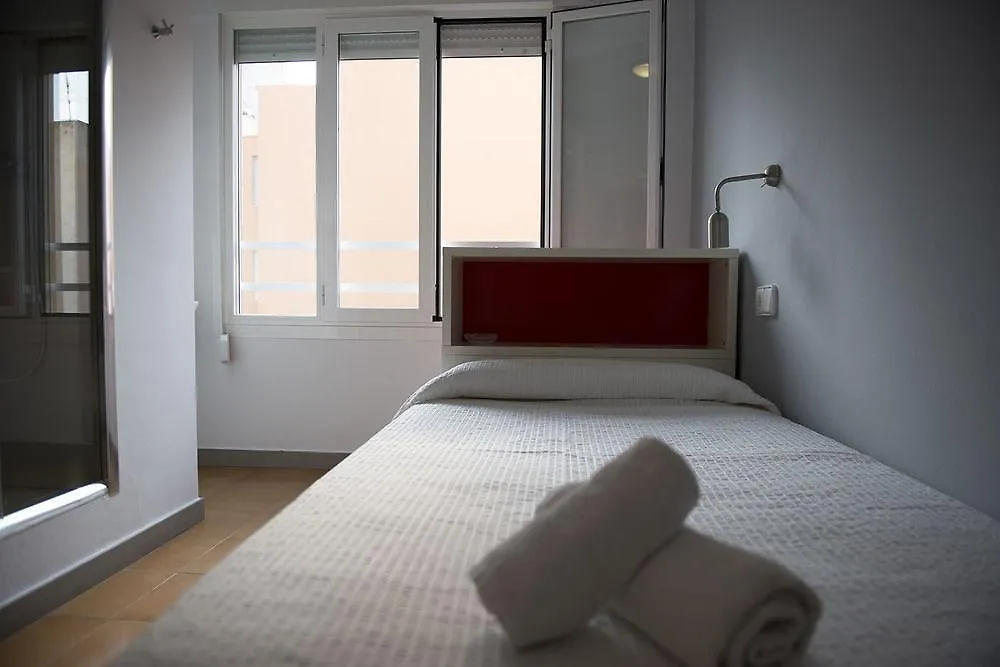 בית הארחה Hostal Ripoll Ibiza ספרד